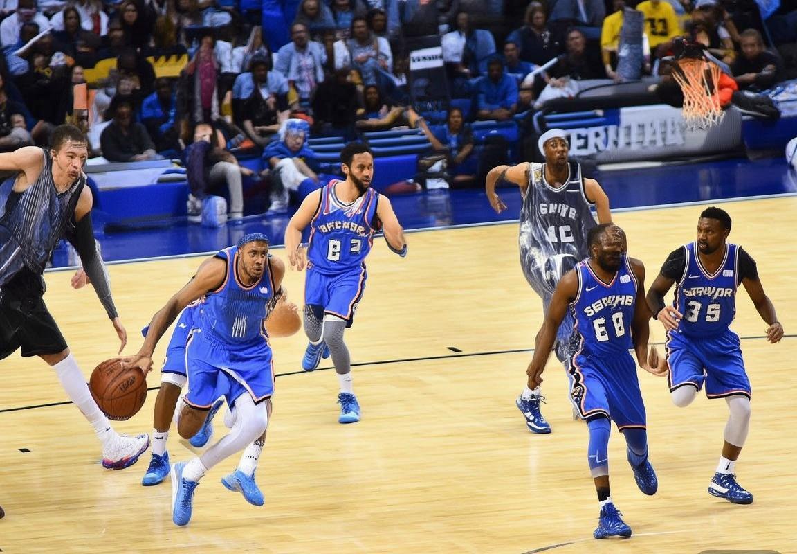 2014年NBA西决：雷霆VS马刺巅峰对决精彩回顾(图2)